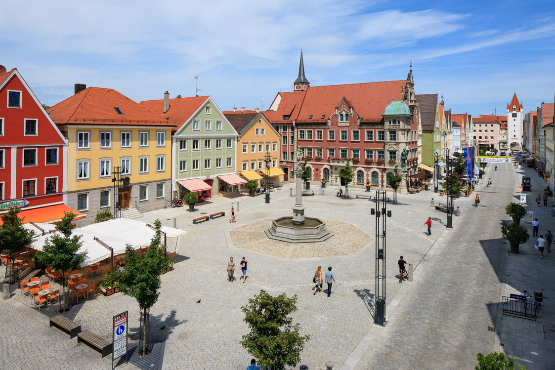 Marienplatz mit Oberer Maximilianstraße